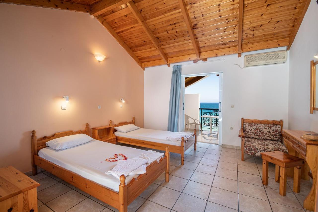 Achillion Apartments & Studios Amoudi Bagian luar foto