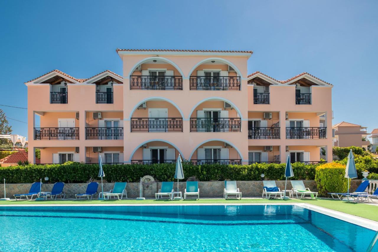 Achillion Apartments & Studios Amoudi Bagian luar foto